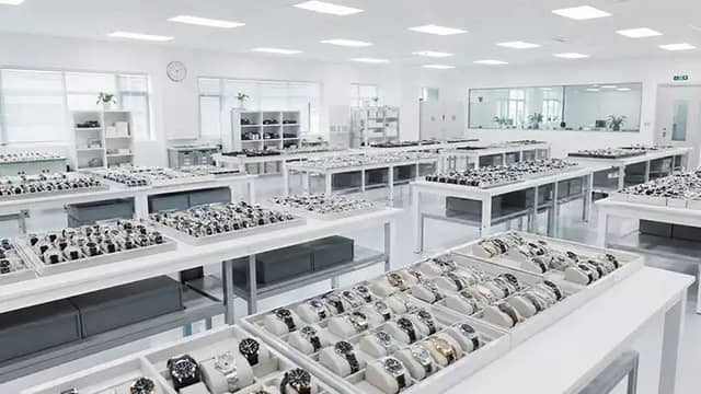 Watch sample room